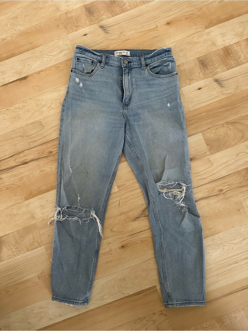 Abercrombie & Fitch The Mom High Rise  Straight Distressed Jeans